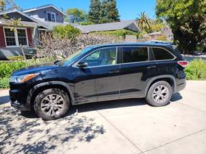 Black 2015 Toyota Highlander 