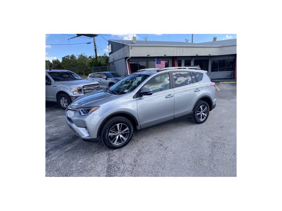 2018 Toyota Rav4 for sale by owner in Newark