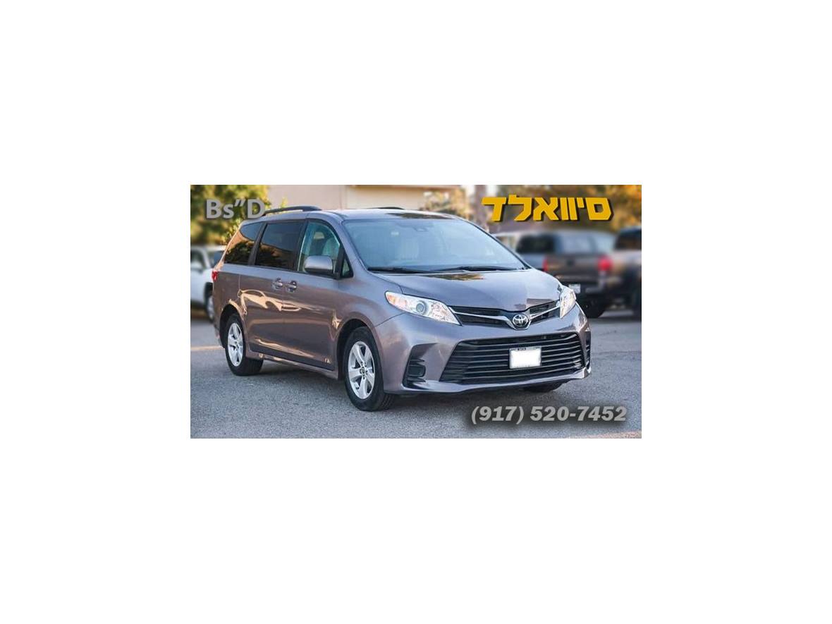 2020 Toyota Sienna for sale by owner in Brooklyn