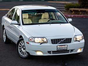 2006 Volvo S80 with White Exterior