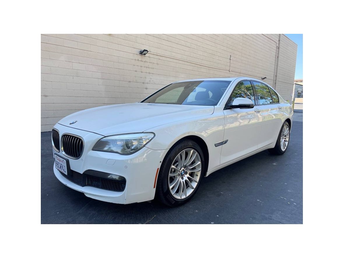 2014 BMW 750i X-DRIVE M Package for sale by owner in Chicago