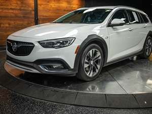 White 2018 Buick Regal