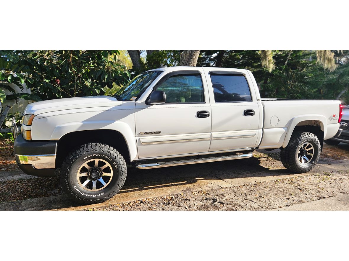 2006 Chevrolet Silverado 2500 Crew Cab for sale by owner in New Smyrna Beach