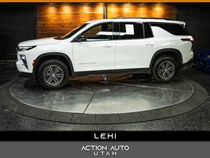 White 2025 Chevrolet Traverse
