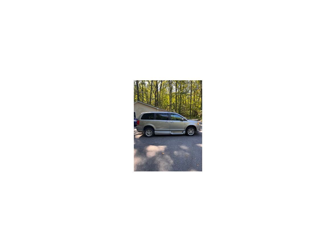 2019 Dodge Grand Caravan for sale by owner in Sandy Hook