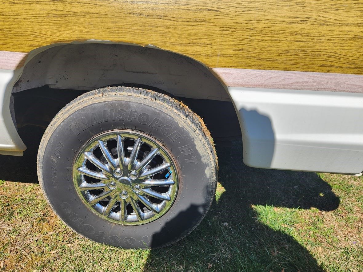 1997 Ford Econoline Wagon for sale by owner in Kingsport