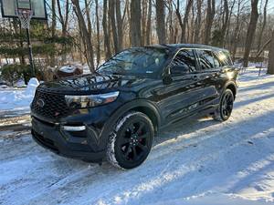 Black 2022 Ford Explorer ST