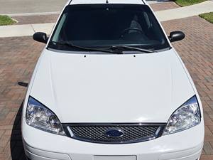 White 2007 Ford Focus SES