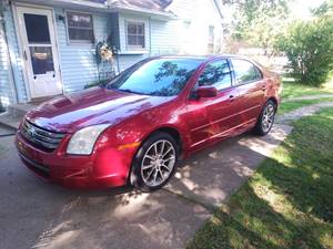 Red 2008 Ford Fusion Se