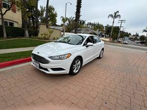 White 2018 Ford FUSION SE