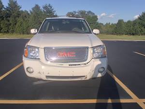White 2007 GMC Envoy