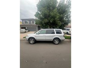 2007 Honda Pilot with Silver Exterior