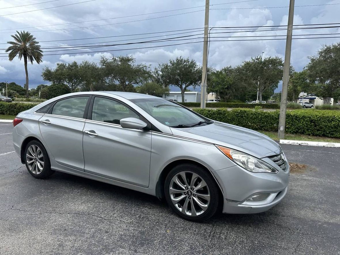 2013 Hyundai Sonata for sale by owner in Jacksonville