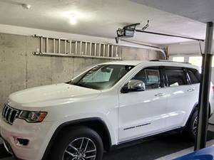 White 2017 Jeep Grand Cherokee