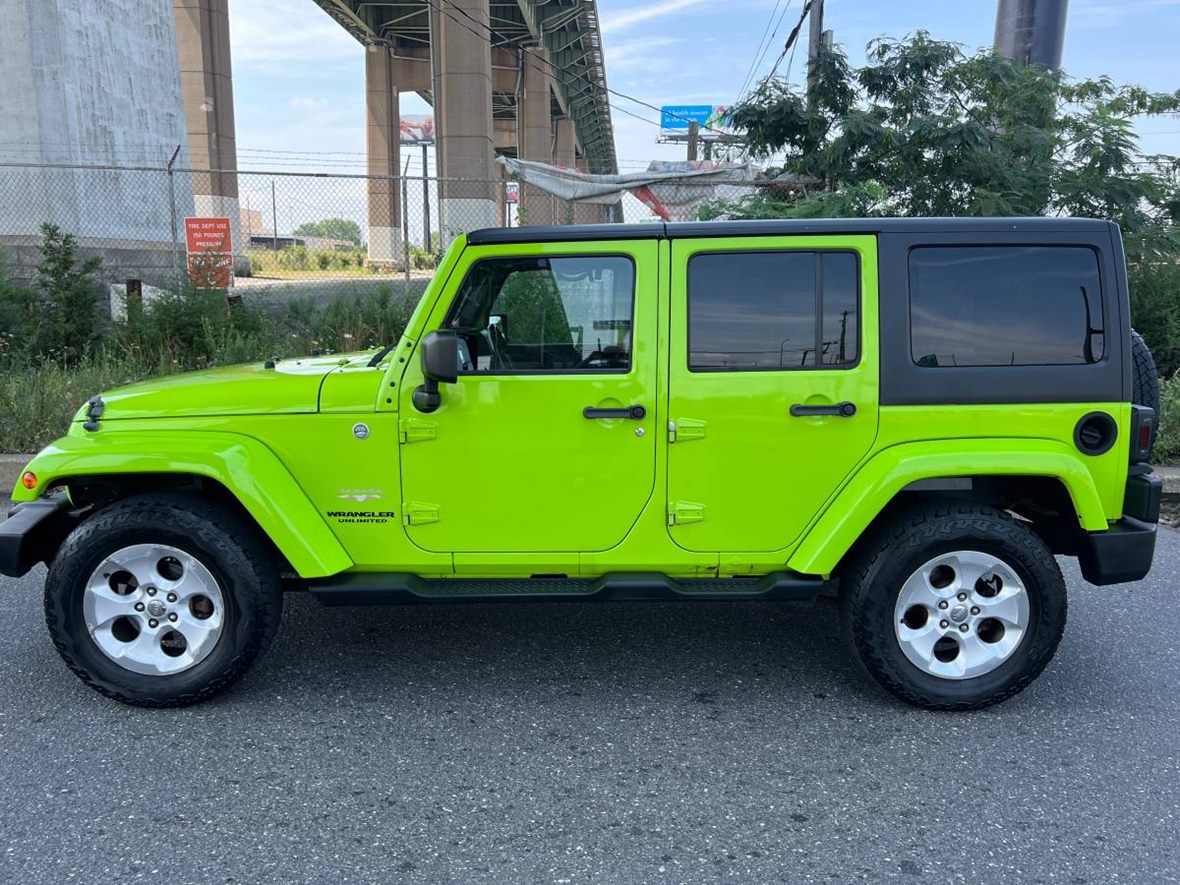 2013 Jeep Wrangler Sahara for sale by owner in Los Angeles