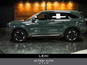 Green 2025 Kia Sorento Hybrid