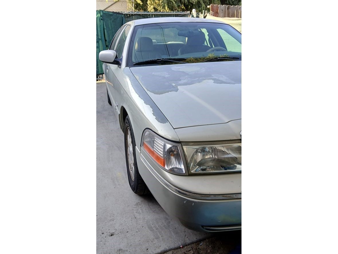 2004 Mercury Grand Marquis for sale by owner in Bakersfield
