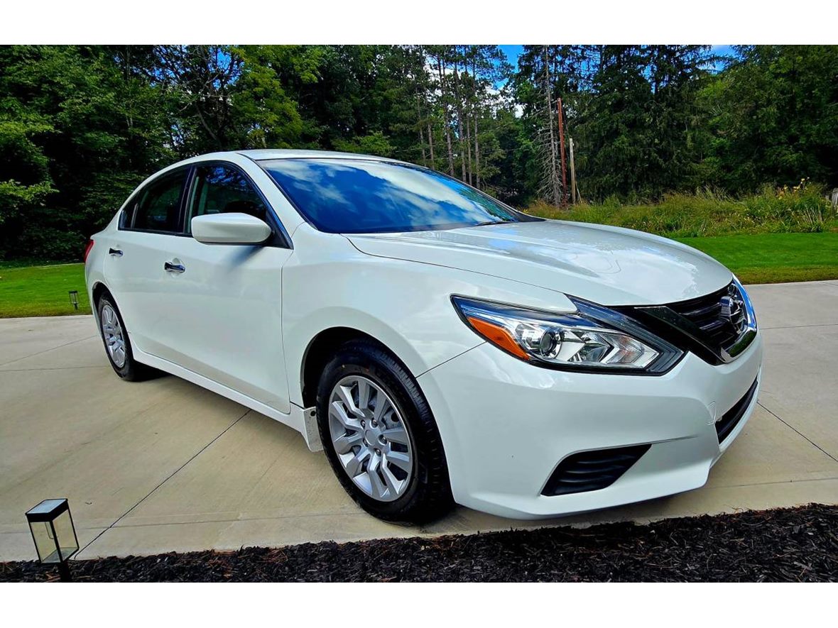 2017 Nissan Altima for sale by owner in Detroit