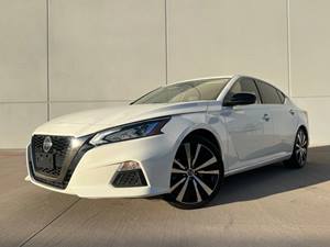 White 2022 Nissan Altima
