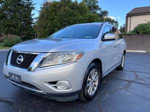 Silver 2013 Nissan Pathfinder
