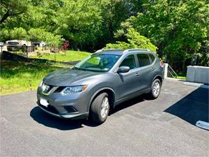 Gray 2015 Nissan Rogue SV AWD