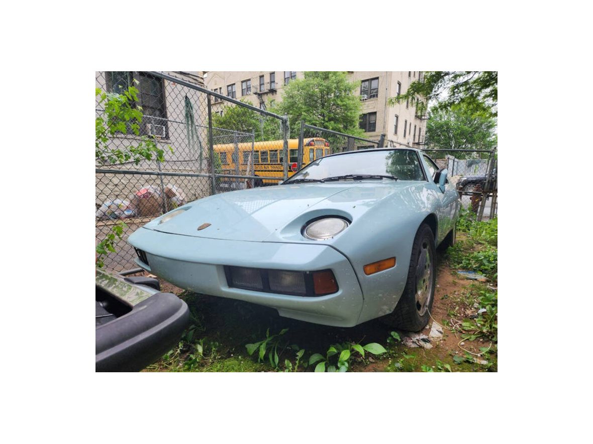 1983 Porsche 928 for sale by owner in Brooklyn