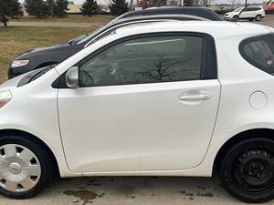 White 2013 Scion Iq