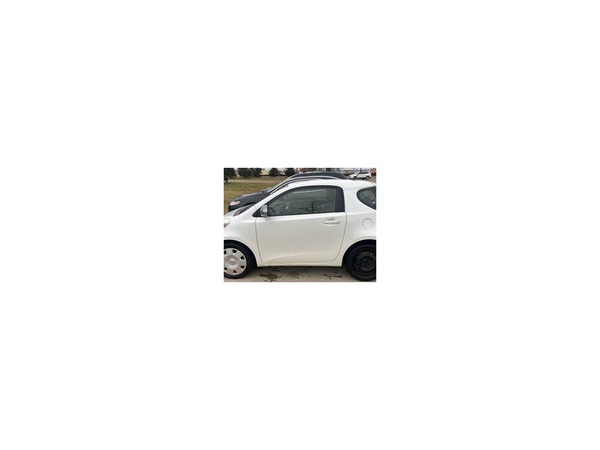 2013 Scion Iq for sale by owner in Minneapolis