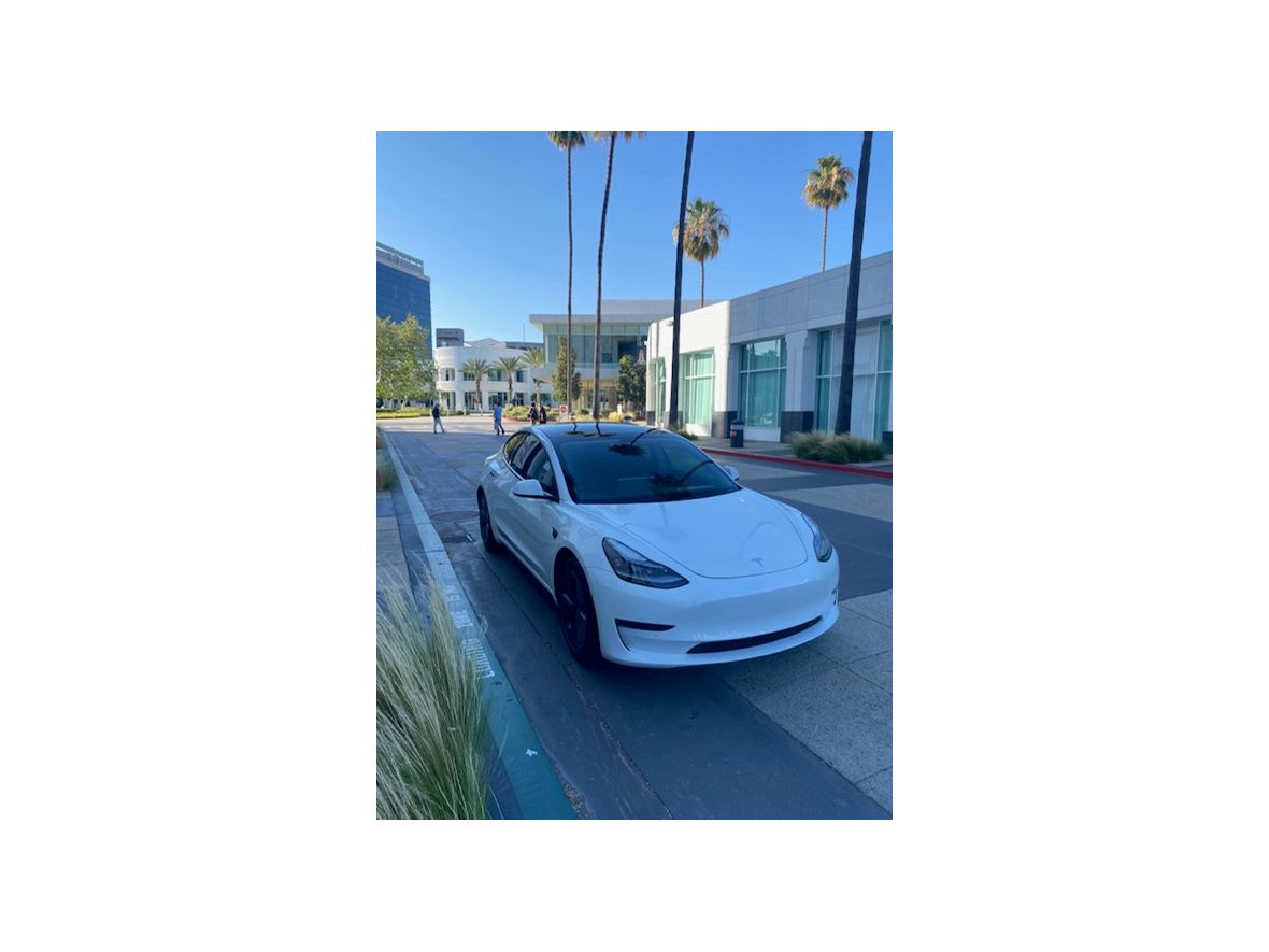 2022 Tesla Model 3 for sale by owner in Van Nuys