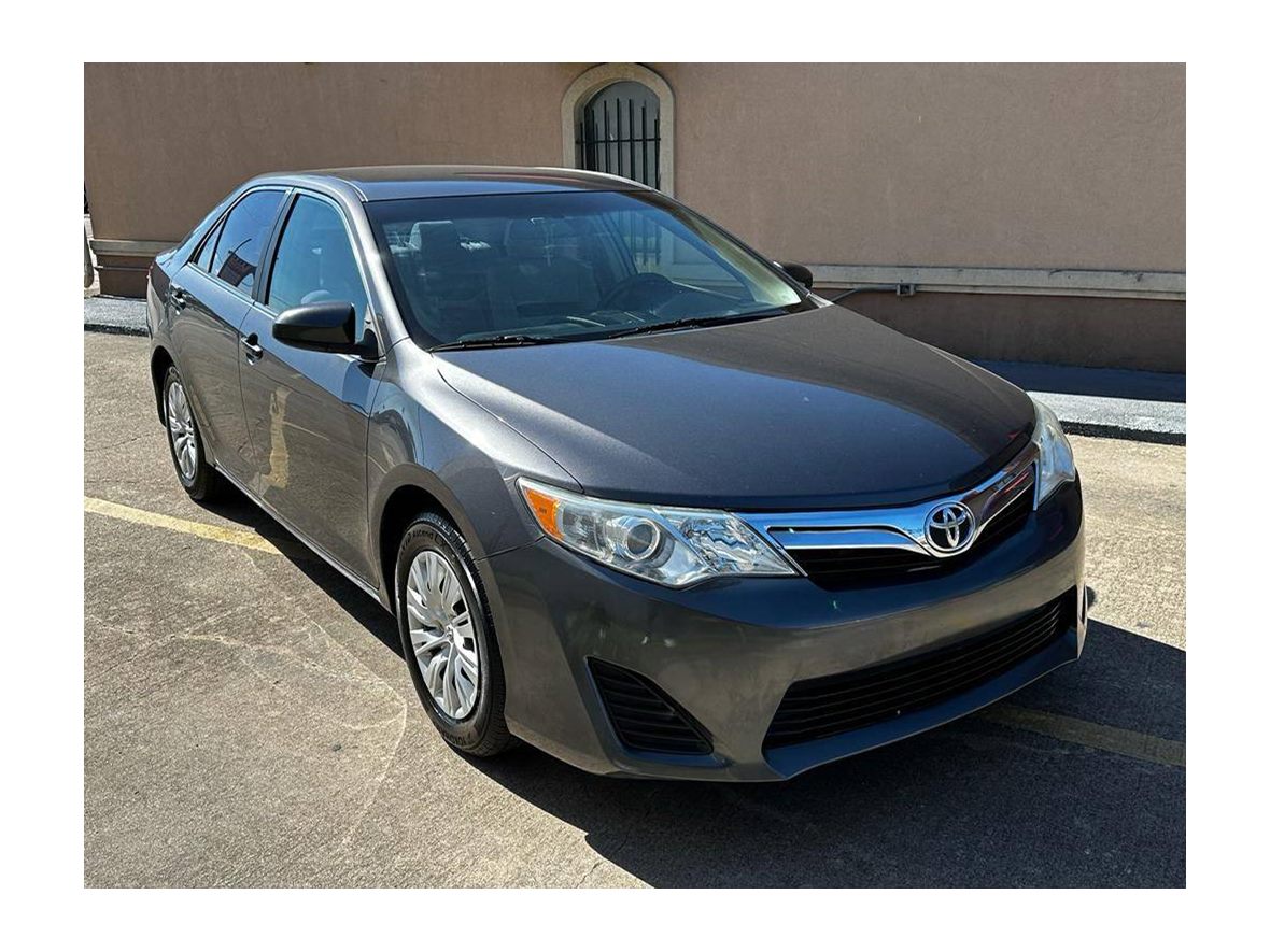 2013 Toyota Camry for sale by owner in Chicago
