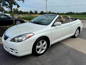 White 2009 Toyota Camry Solara SLE V