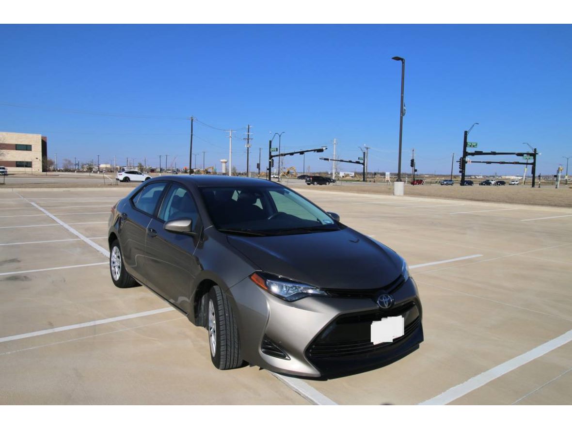 2019 Toyota Corolla LE for sale by owner in Seattle