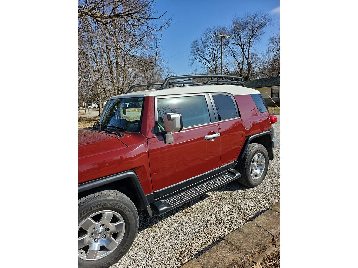2008 Toyota Fj Cruiser for sale by owner in Terre Haute