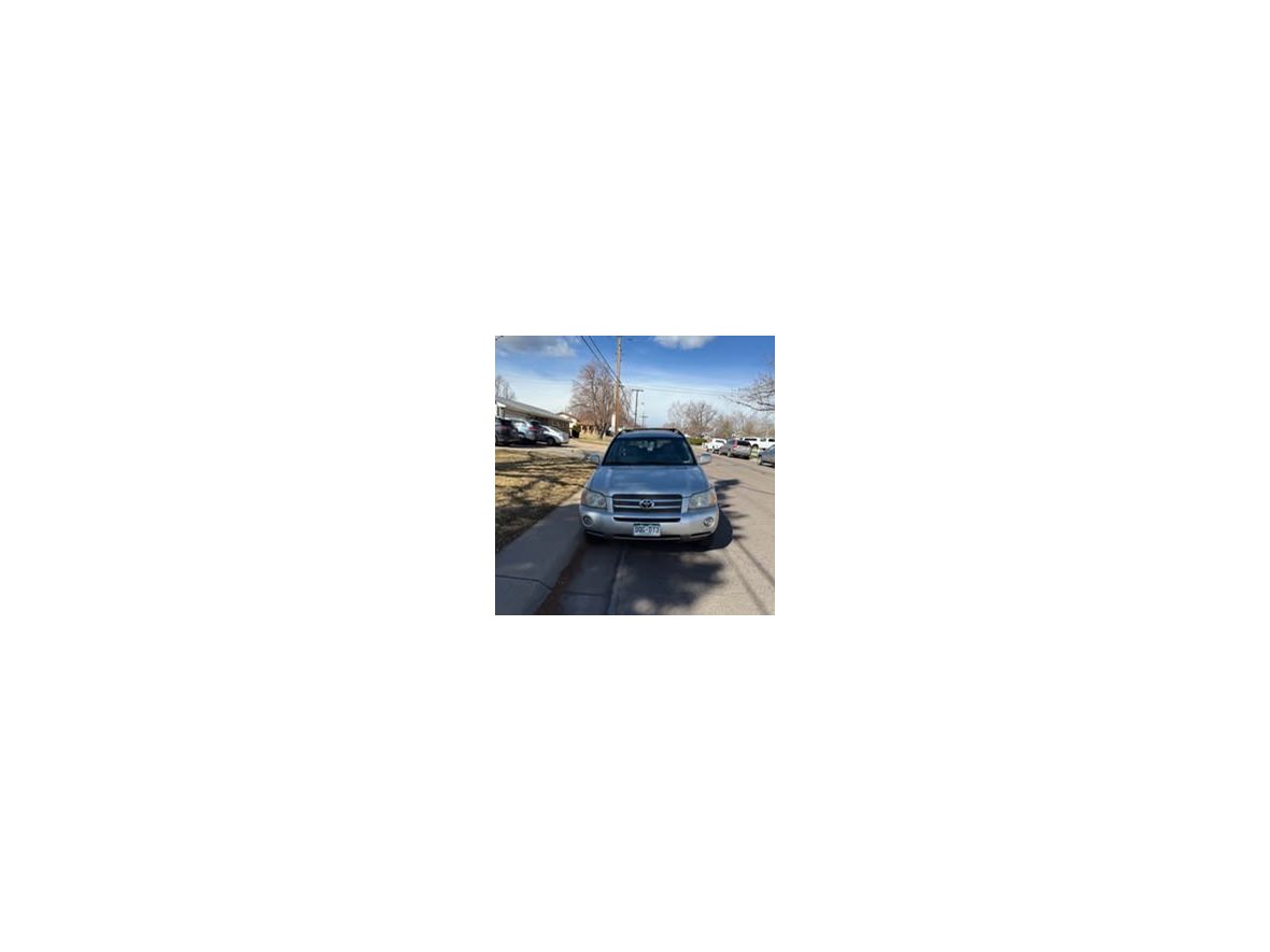 2006 Toyota Highlander Hybrid for sale by owner in Lakewood