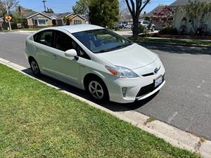 White 2015 Toyota Prius
