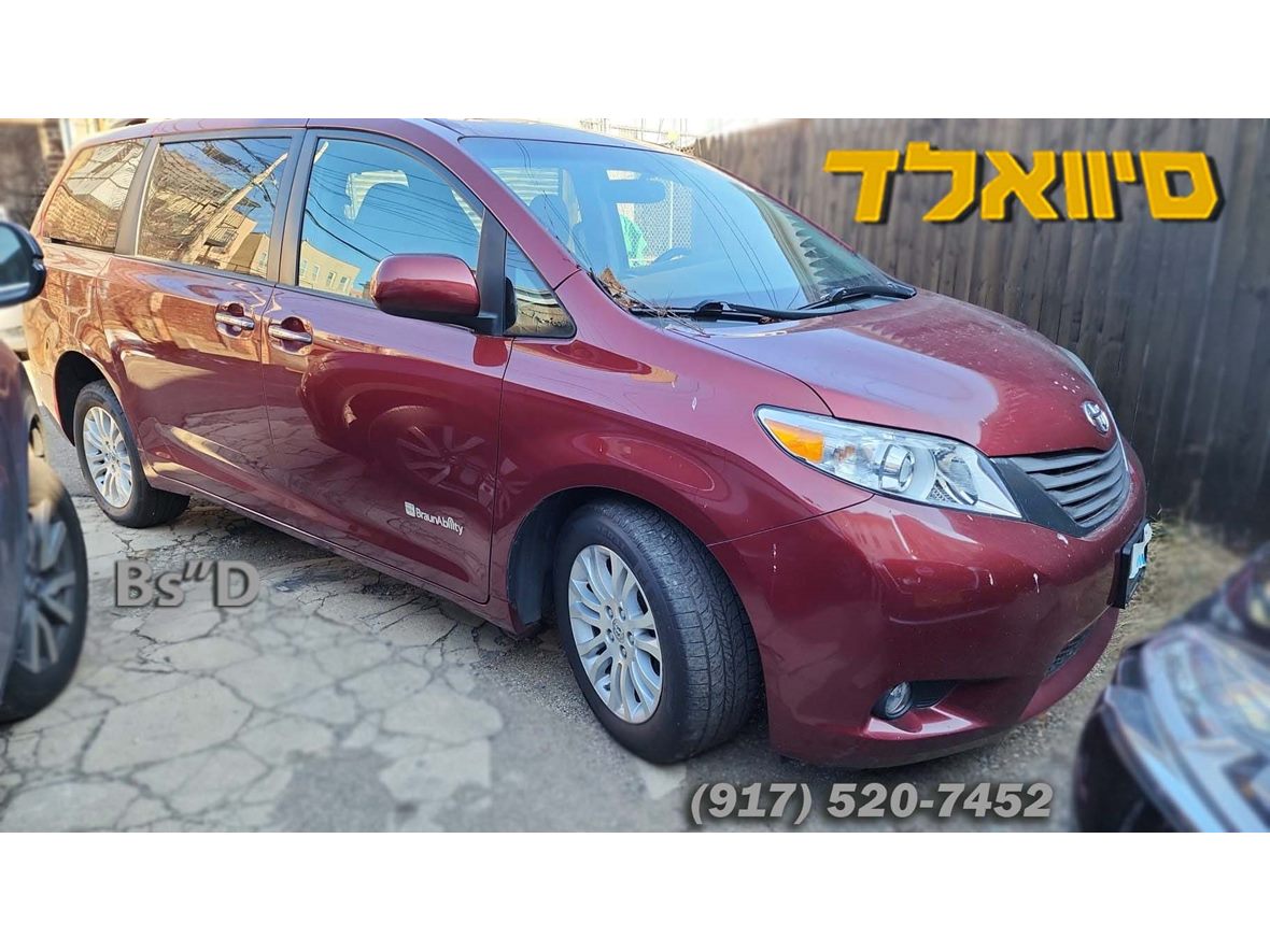 2016 Toyota Sienna for sale by owner in Brooklyn