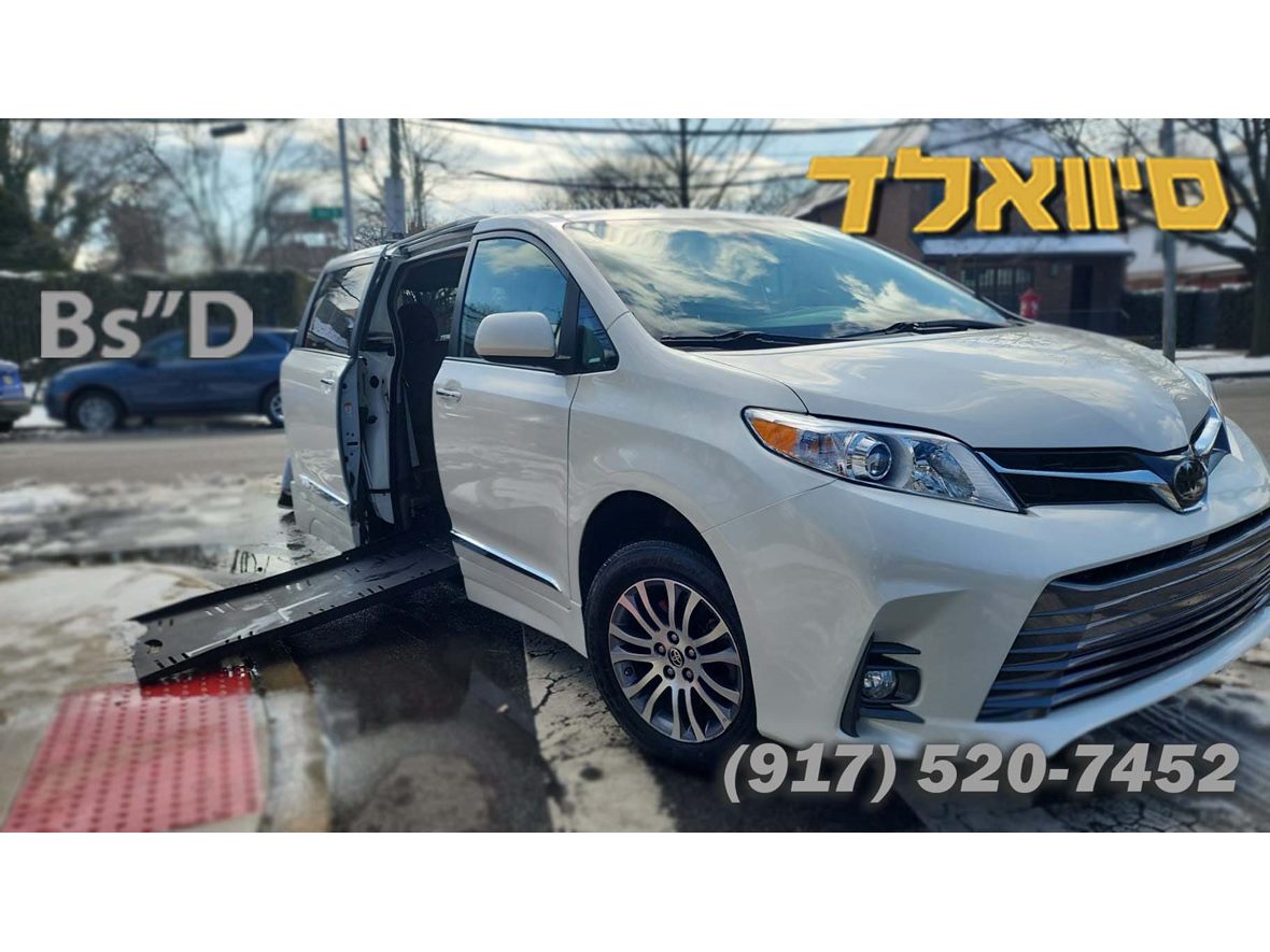 2020 Toyota Sienna for sale by owner in Brooklyn
