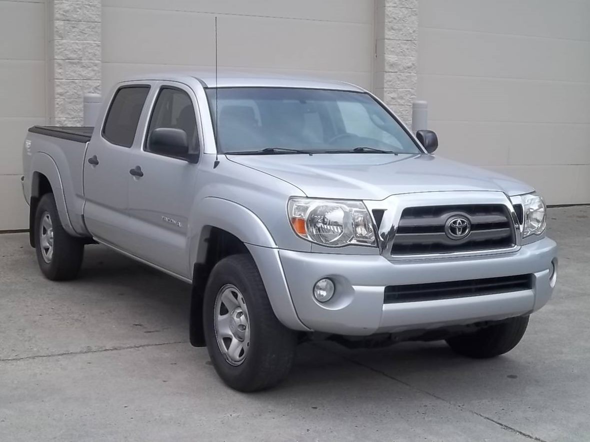 2010 Toyota Tacoma TRD Off Road 4 Door 4x4 for sale by owner in Phoenix