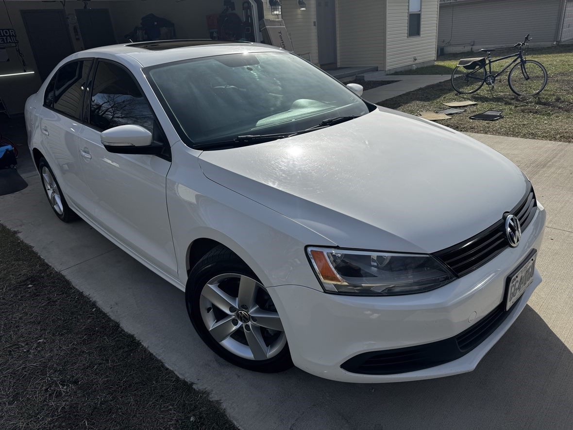 2011 Volkswagen Jetta for sale by owner in Clever