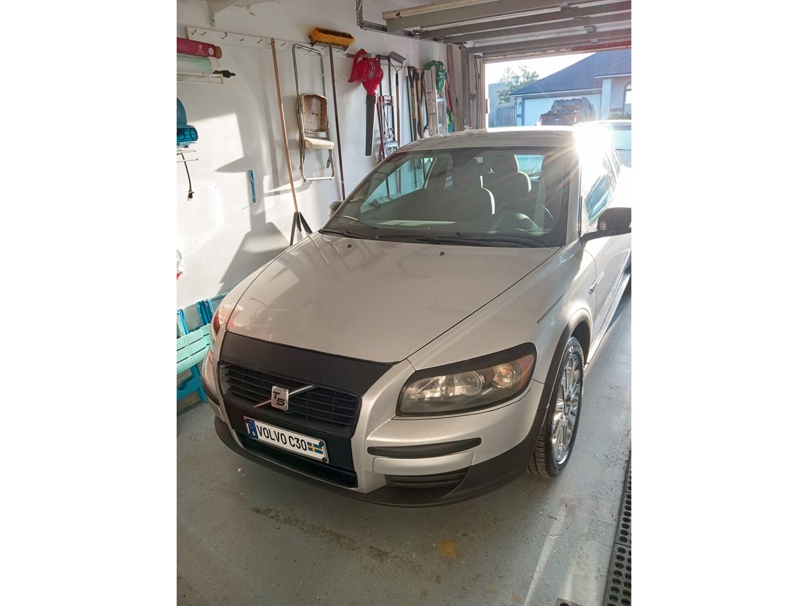 2010 Volvo C30 for sale by owner in Jacksonville