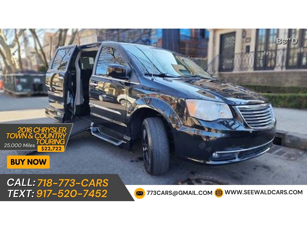 2016 Chrysler Town & Country for sale by owner in Brooklyn
