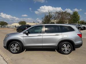 Silver 2017 Honda Pilot