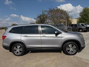 Silver 2017 Honda Pilot