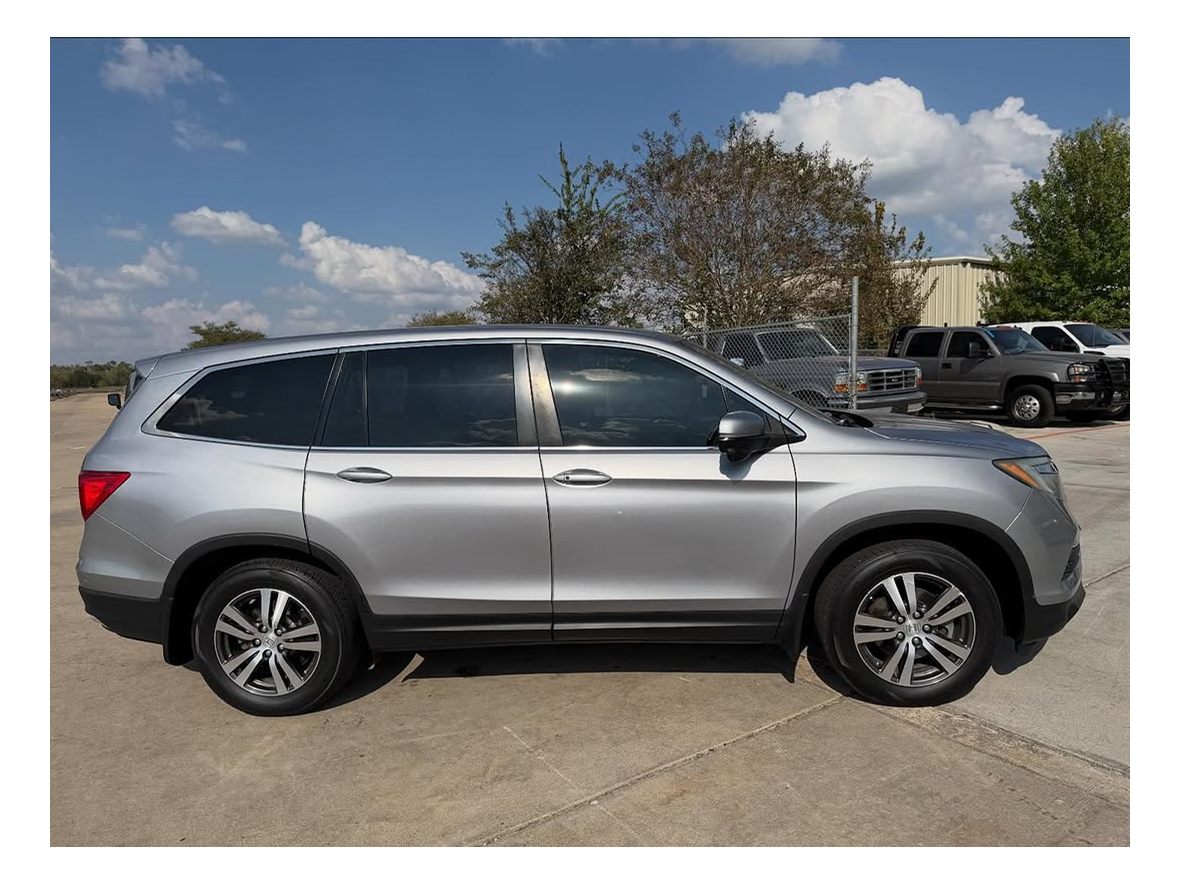2017 Honda Pilot for sale by owner in Milwaukee