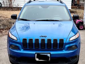 Blue 2017 Jeep Cherokee