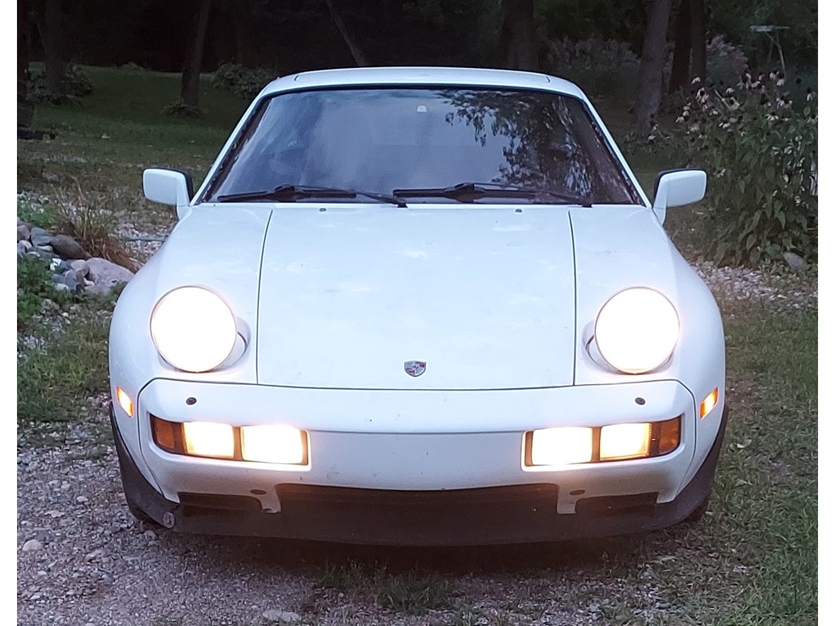 1985 Porsche 928 for sale by owner in Royal Oak