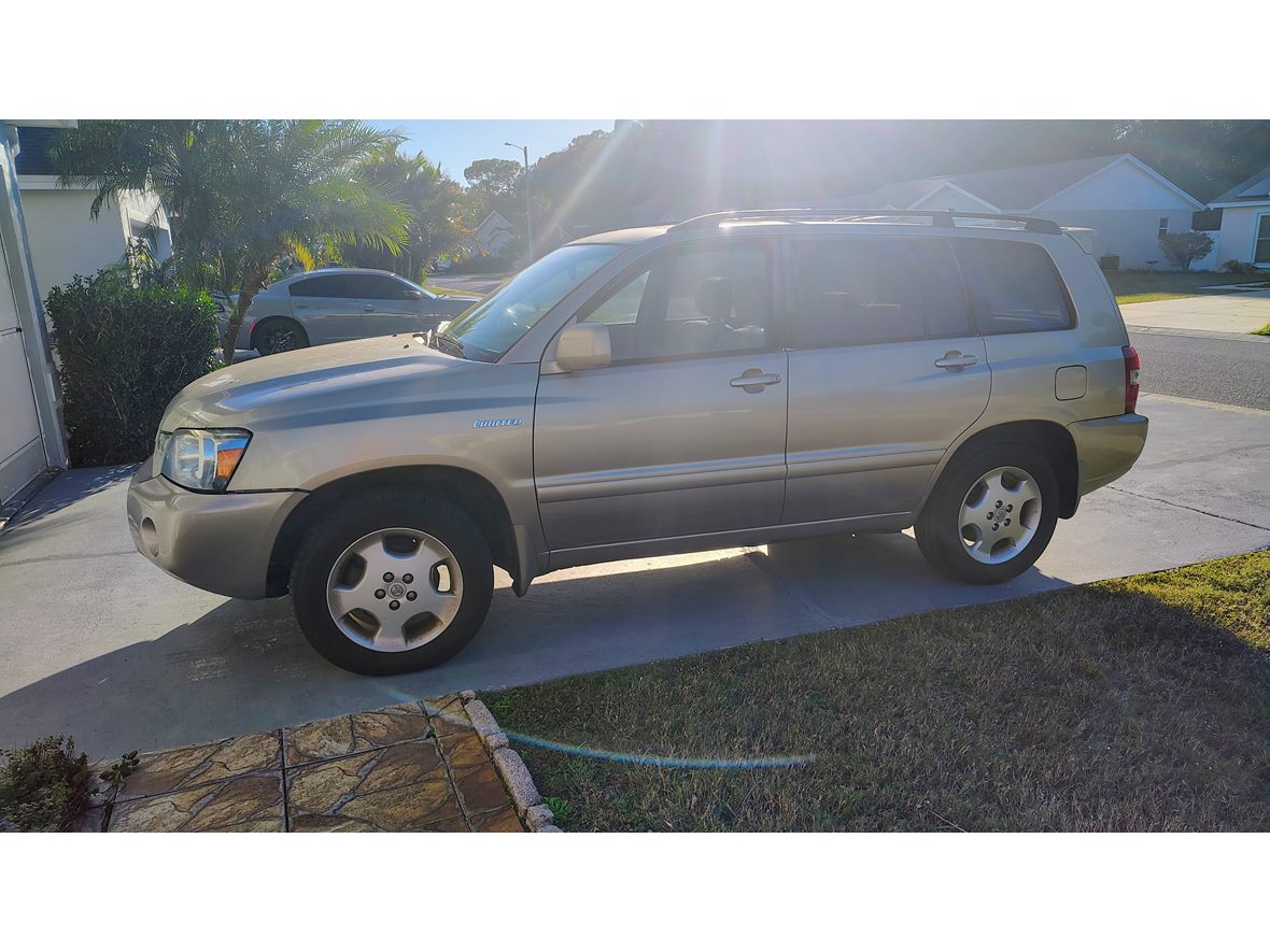 2005 Toyota Highlander for sale by owner in Winter Haven