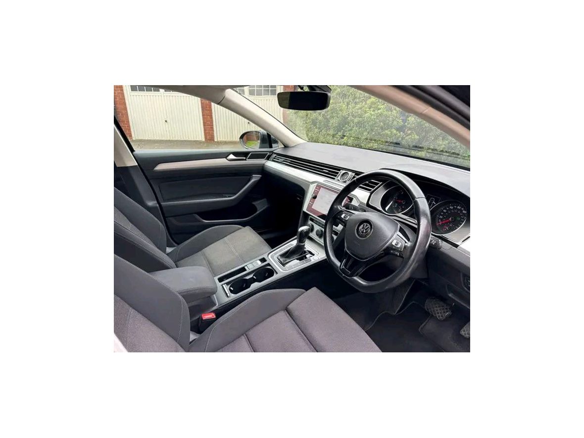 2017 Volkswagen Passat for sale by owner in Los Angeles