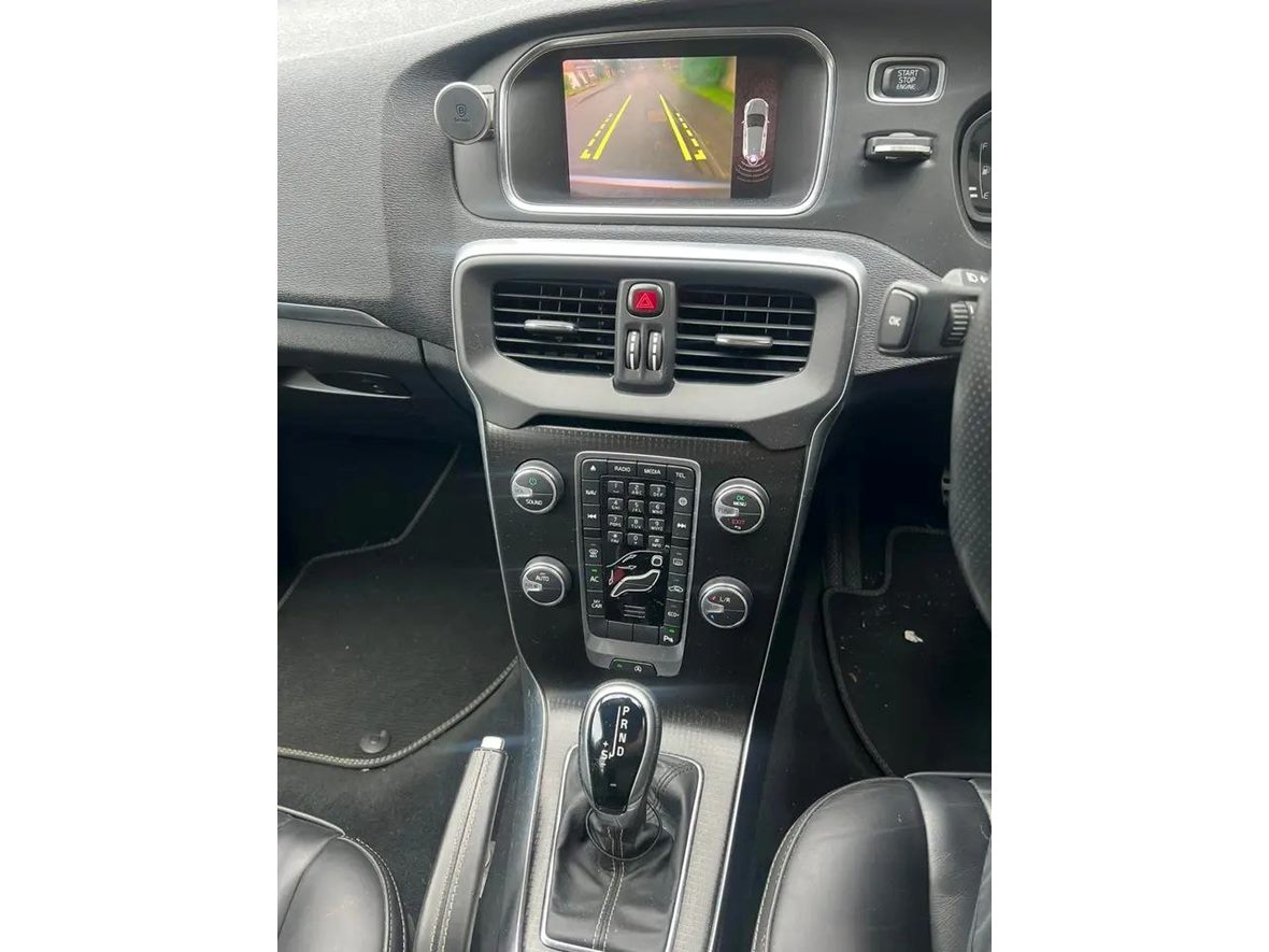 2018 Volvo V40 for sale by owner in Los Angeles