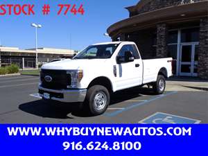 2019 Ford F-250 Super Duty with White Exterior